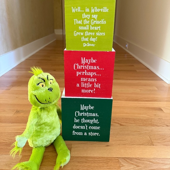 Grinch Who Stole Christmas Nesting Stacking Boxes and Grinch Plush Stuffy - Picture 2 of 15
